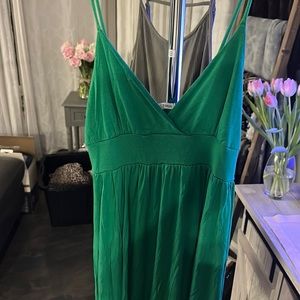 Maxi dress in the run! Green maxi dress